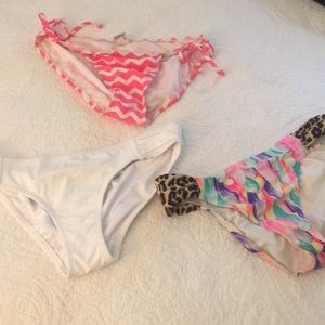 Size medium bikini bottoms